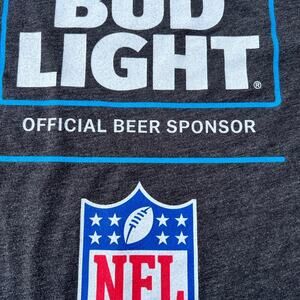 NFL mens BUD LIGHT T SHIRT, 21” armpit to armpit, Men's size L